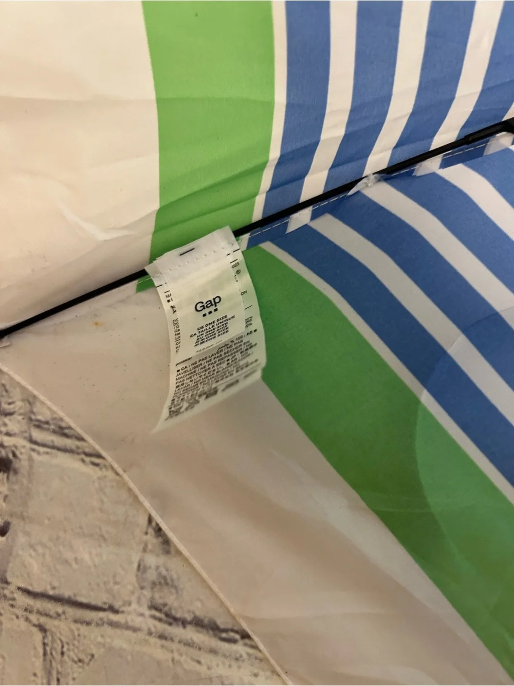 GAP COMPACT BLUE/GREEN/WHITE STRIPED FOLDING ATTACHED HANDLE WRIST UMBRELLA